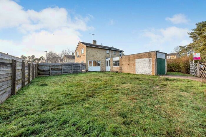 3 Bedroom Semi-Detached House For Sale In Almond Grove, Thetford, IP24