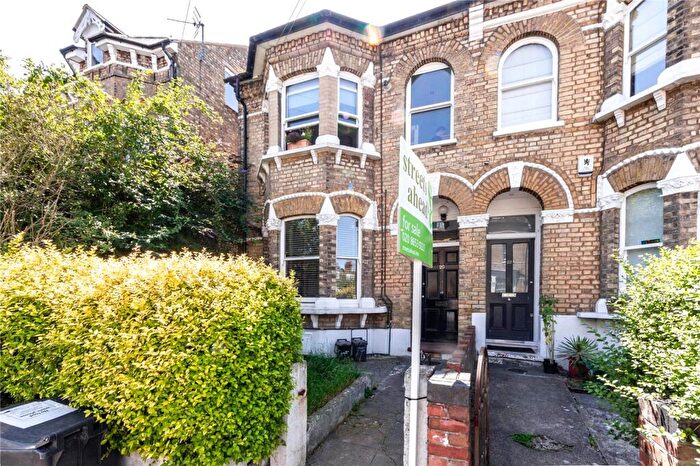 2 Bedroom Apartment To Rent In Whiteley Road, London, SE19