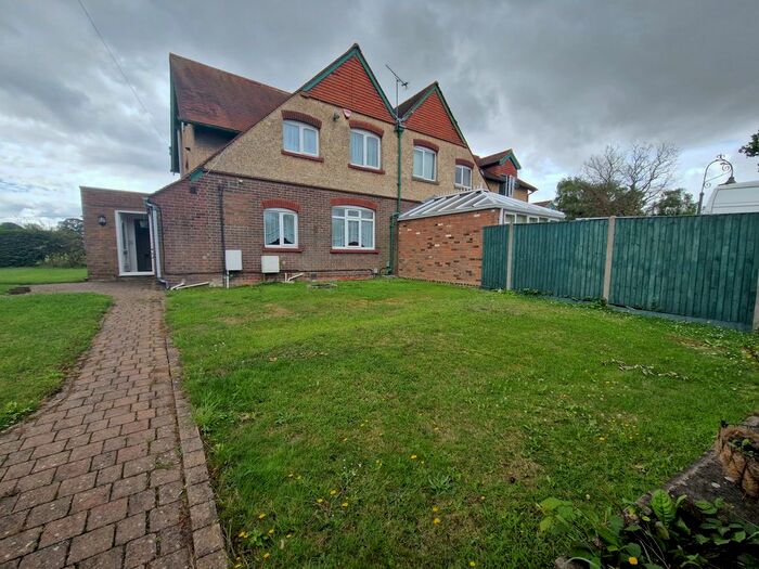 3 Bedroom Property To Rent In Farley Hill, Luton, LU1
