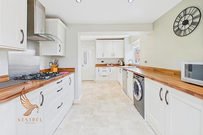 4 Bedroom Detached House For Sale In South Street, Hemsworth, WF9