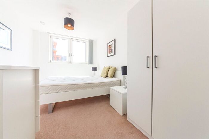 1 Bedroom Flat To Rent In Poldo House, Cable Walk, London, SE10