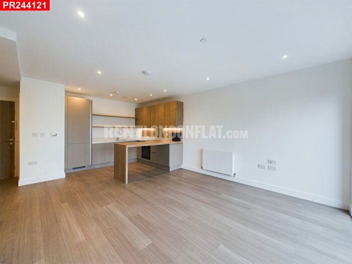 2 Bedroom Flat To Rent In Flagstaff Road, Reading, RG2