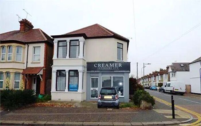 2 Bedroom Apartment To Rent In Hamstel Road, Southend On Sea, Southend On Sea, SS2