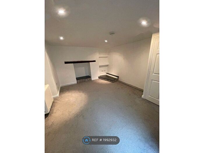 1 Bedroom Flat To Rent In Fore St, Camelford, PL32