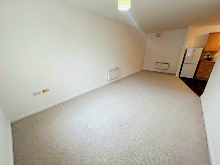 2 Bedroom Flat To Rent In Astley Brook Close, Astley Bridge, Bolton, BL1