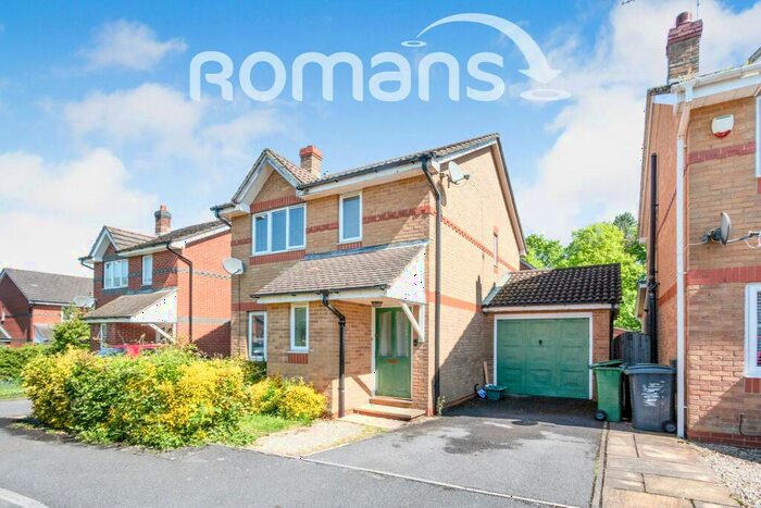 3 Bedroom Detached House To Rent In Birches Crest, Hatch Warren, RG22