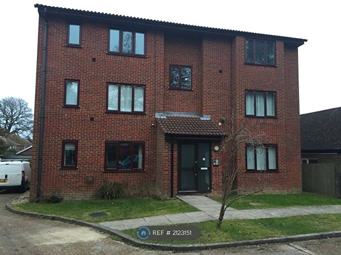 Studio To Rent In Southwick House, East Grinstead, RH19