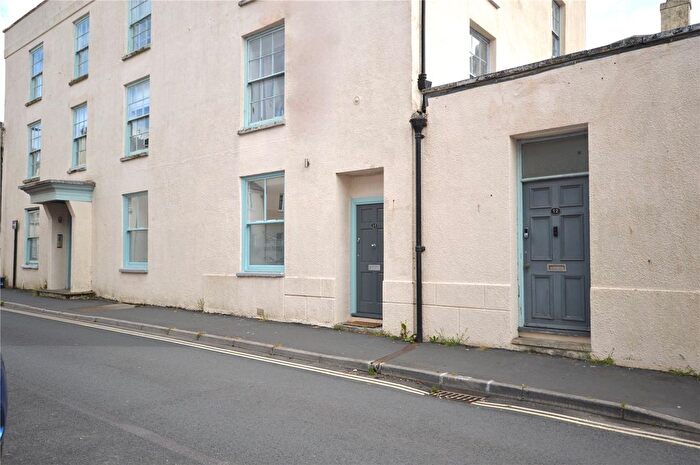 1 Bedroom Flat To Rent In Fore Street, Seaton, Devon, EX12