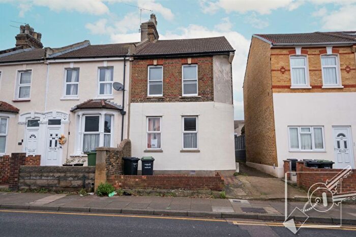1 Bedroom Flat For Sale In Dover Road East, Gravesend, DA11