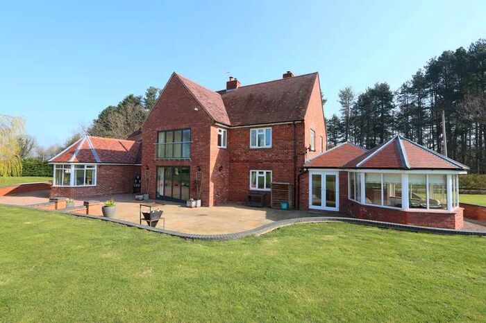 5 Bedroom Detached House For Sale In Tenbury Road, Clows Top, Kidderminster, DY14
