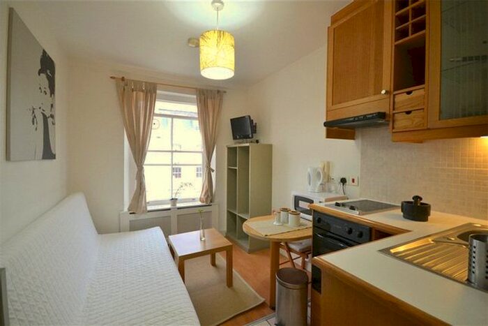 Studio To Rent In Gloucester Street, Pimlico, SW1V