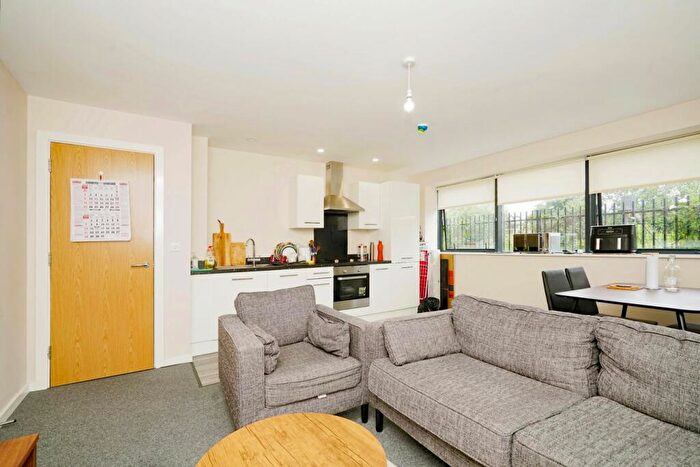 2 Bedroom Apartment For Sale In Windsor Street, Salford, M5