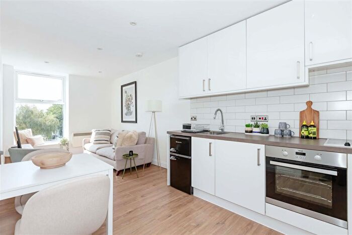 1 Bedroom Flat For Sale In Chapel Road, Worthing, BN11