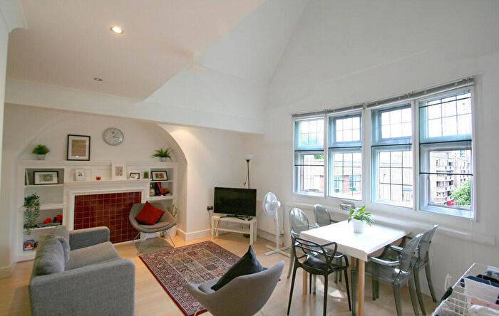 2 Bedroom Flat To Rent In Pitfield Street (), N1