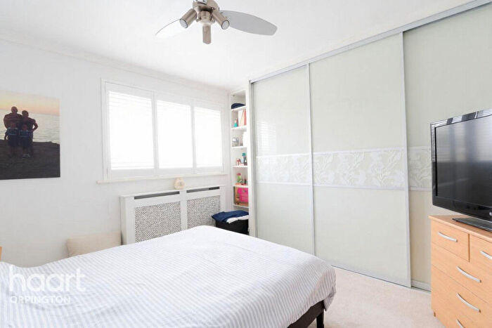 3 Bedroom Semi-Detached House For Sale In Chelsfield Lane, Orpington, BR5