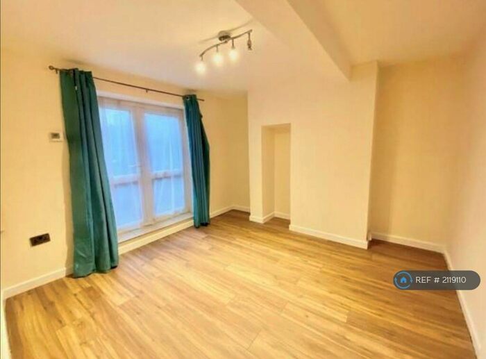 2 Bedroom Flat To Rent In South Birkbeck Road, London, E11