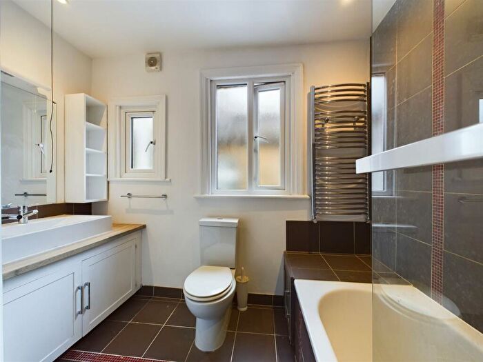 5 Bedroom House To Rent In Palewell Park, London, SW14
