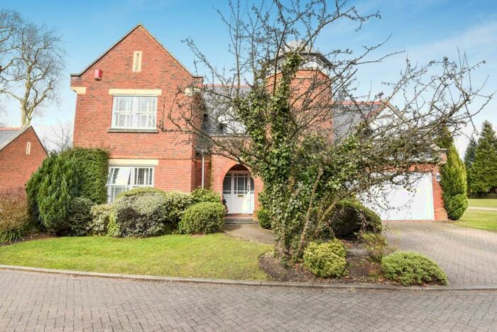 4 Bedroom Detached House To Rent In Upper Walk, Virginia Park, GU25