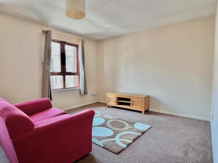 2 Bedroom Flat To Rent In Harrismith Place, Easter Road, Edinburgh, EH7
