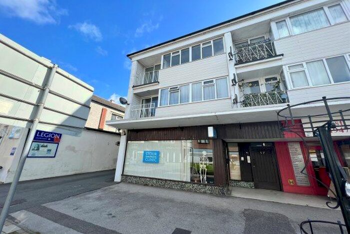 2 Bedroom Flat To Rent In Bargates, Christchurch, BH23