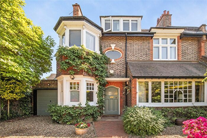 5 Bedroom Semi-Detached House For Sale In Umbria Street, London, SW15
