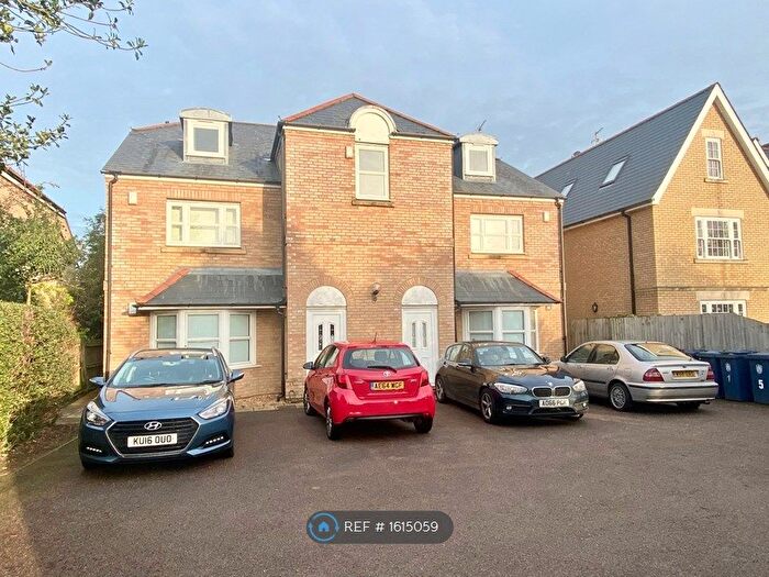 2 Bedroom Flat To Rent In Cambridge Road, Great Shelford, Cambridge, CB22