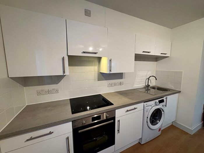 1 Bedroom Flat To Rent In Harlington Close, Harlington, Hayes, UB3