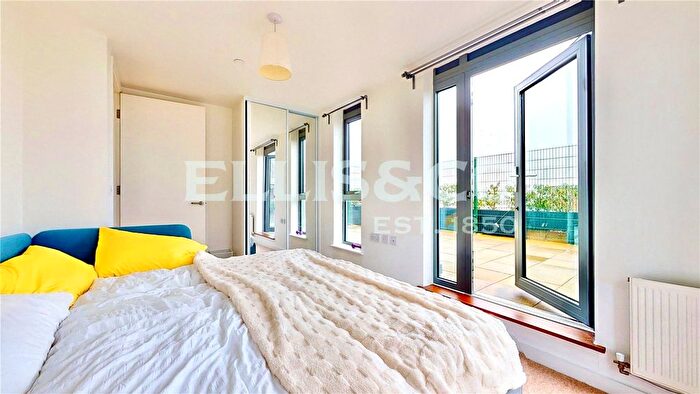 2 Bedroom Flat For Sale In High Road, Wembley, HA9