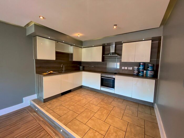 1 Bedroom Flat To Rent In Church Road, Ashford, Surrey, TW15