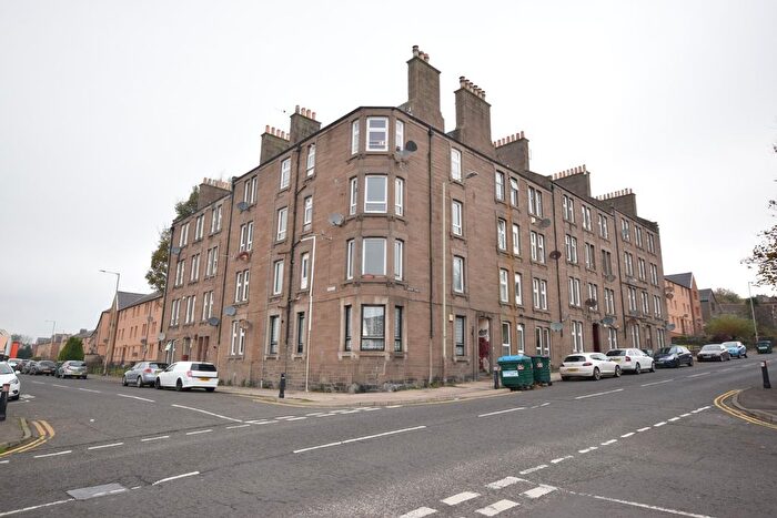 2 Bedroom Flat To Rent In Arklay Street, Dundee, Dundee And Angus, DD3