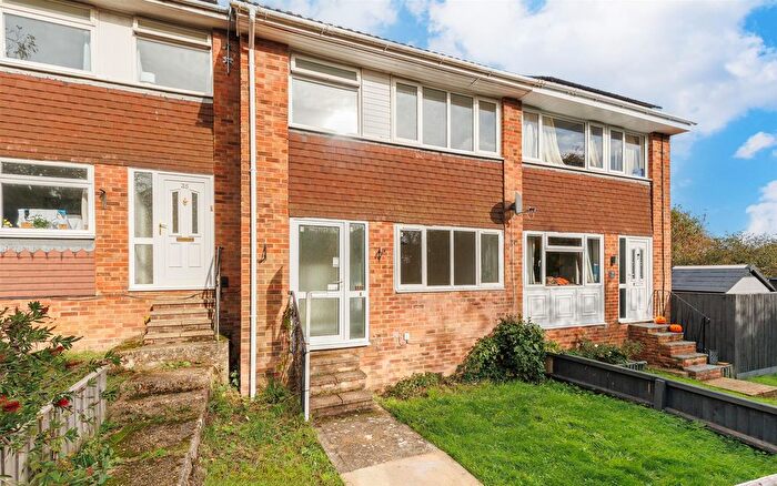 3 Bedroom Terraced House For Sale In Fraser Close, Cowes, PO31