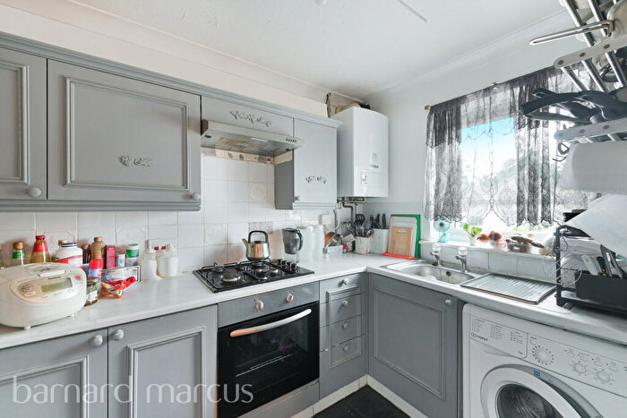 2 Bedroom House To Rent In Alvia Gardens, Sutton, SM1