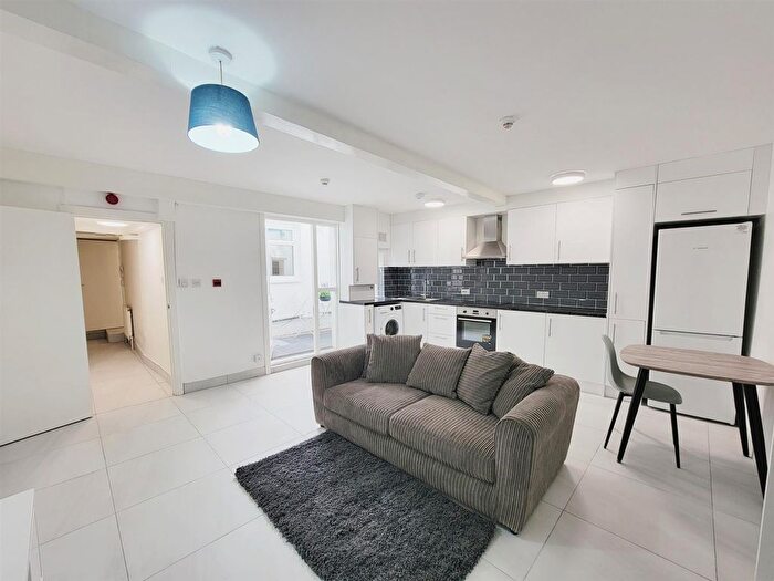 1 Bedroom Flat To Rent In Essex Road, Islington, N1