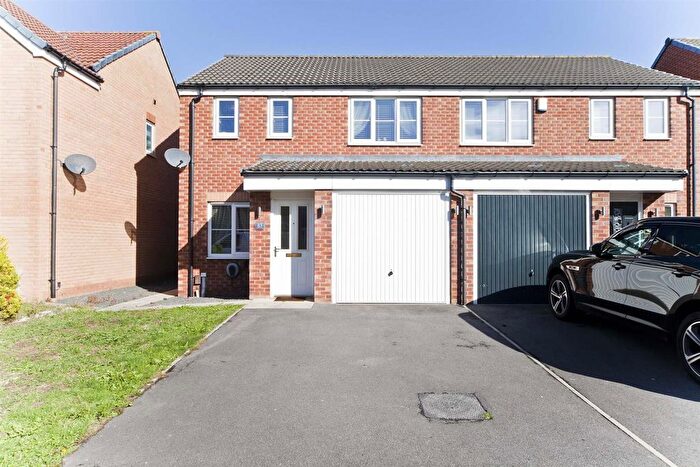 3 Bedroom Semi-detached House For Sale In Vickers Lane, Hartlepool, TS25