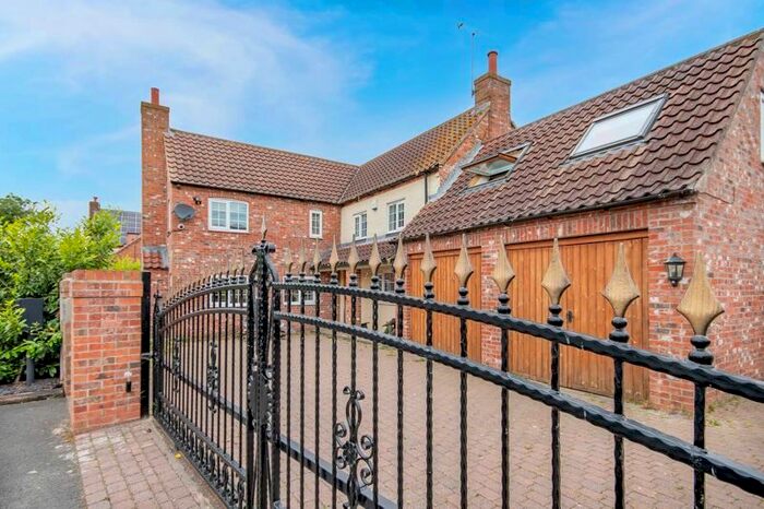 4 Bedroom Detached House For Sale In Main Street, Laneham, Retford, DN22