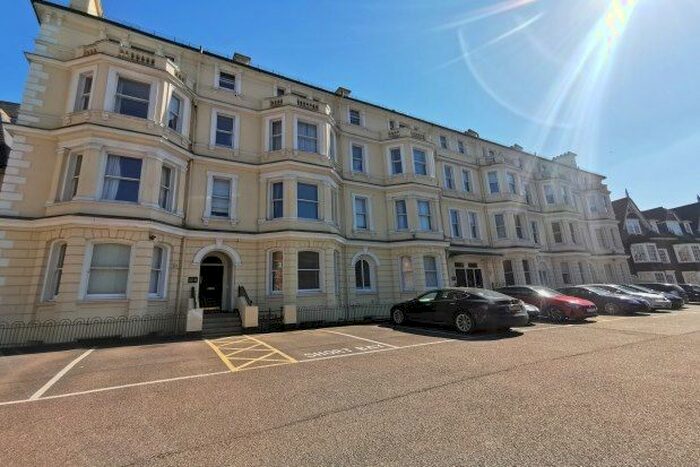 2 Bedroom Flat To Rent In Grantley Court, Tunbridge Wells, TN1