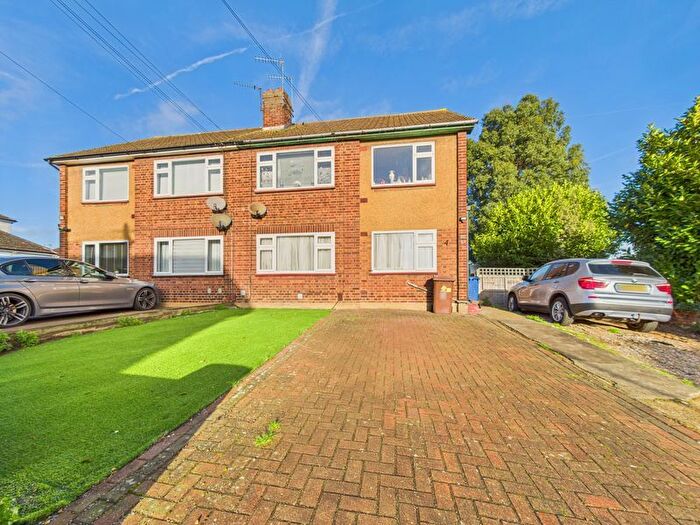 2 Bedroom Flat For Sale In Elm Road, South Ockendon, RM15