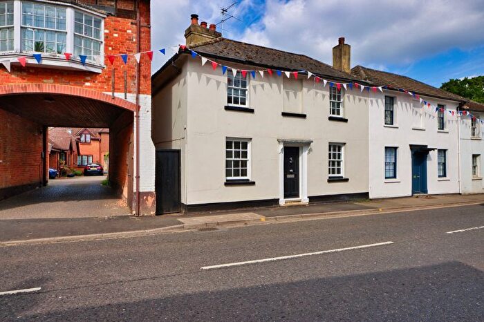 3 Bedroom Cottage For Sale In Central Chobham Village, Surrey, GU24