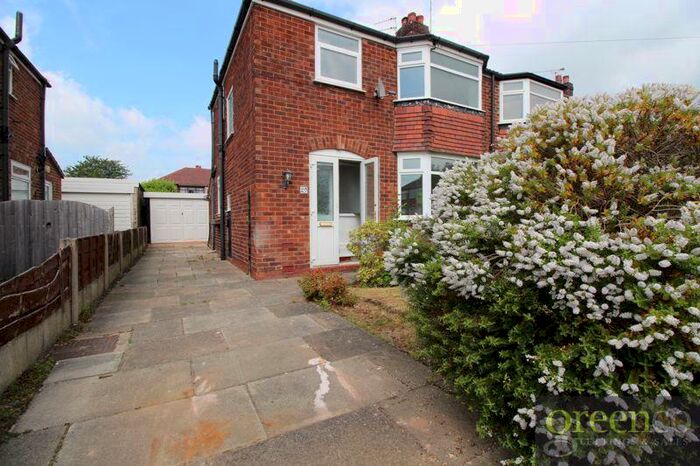 3 Bedroom Semi-Detached House To Rent In Newlyn Drive, Sale, M33