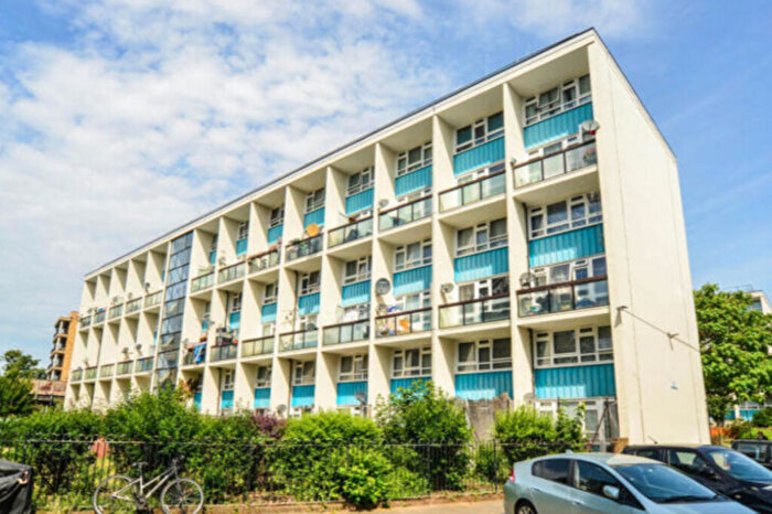 2 Bedroom Flat For Sale In Dartford Street, London, SE17