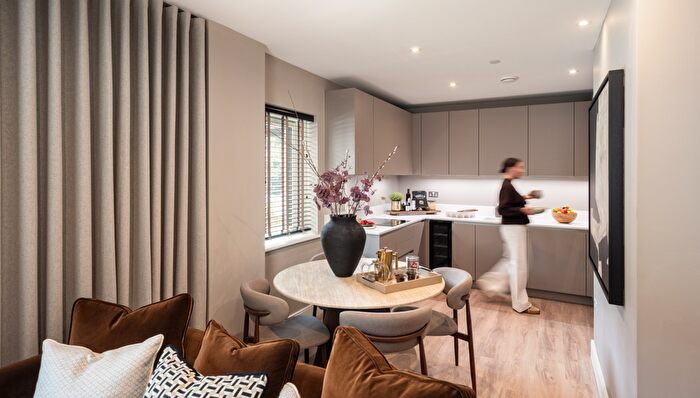 2 Bedroom Flat For Sale In Egerton Road, Twickenham, TW2