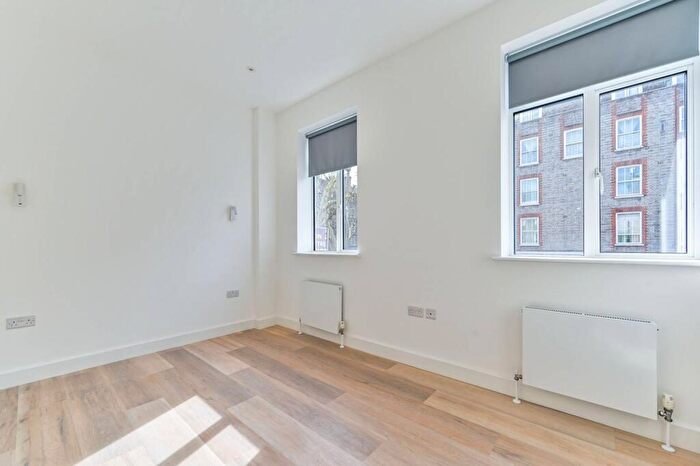3 Bedroom Maisonette To Rent In Leighton Road, Camden, London, NW5