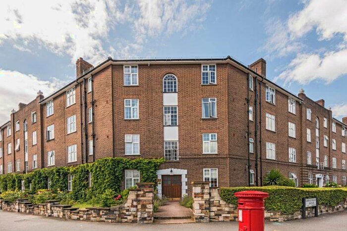 2 Bedroom Flat To Rent In Birkenhead Avenue, Kingston Upon Thames, KT2