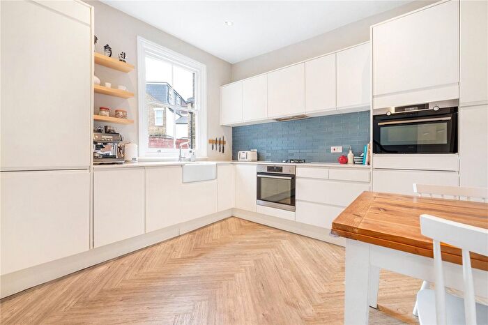 2 Bedroom Flat For Sale In Ivanhoe Road, Camberwell, London, SE5