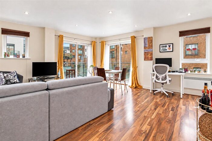 2 Bedroom Flat For Sale In Hither Green Lane, London, SE13