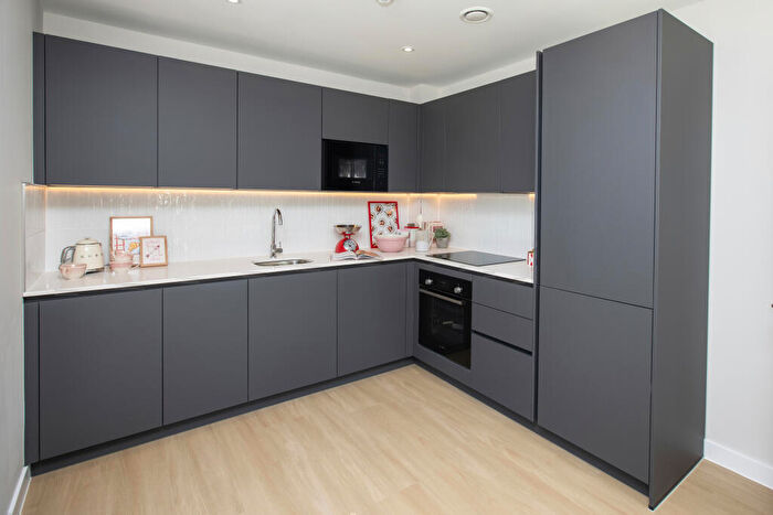 1 Bedroom Apartment To Rent In Weldale Street, Reading, Berkshire, RG1