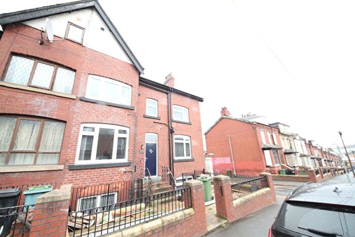1 Bedroom Flat To Rent In Tempest Road, Leeds, LS11