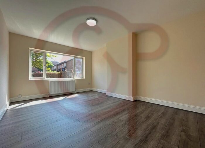 4 Bedroom Property To Rent In Twyford Abbey Road, Hanger Lane, NW10