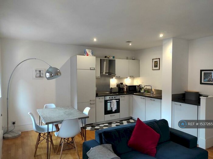 1 Bedroom Flat To Rent In Lockes Yard, Manchester, M1