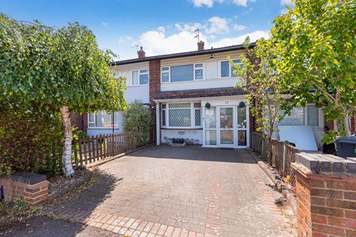3 Bedroom Terraced House For Sale In Humber Way, Langley, SL3